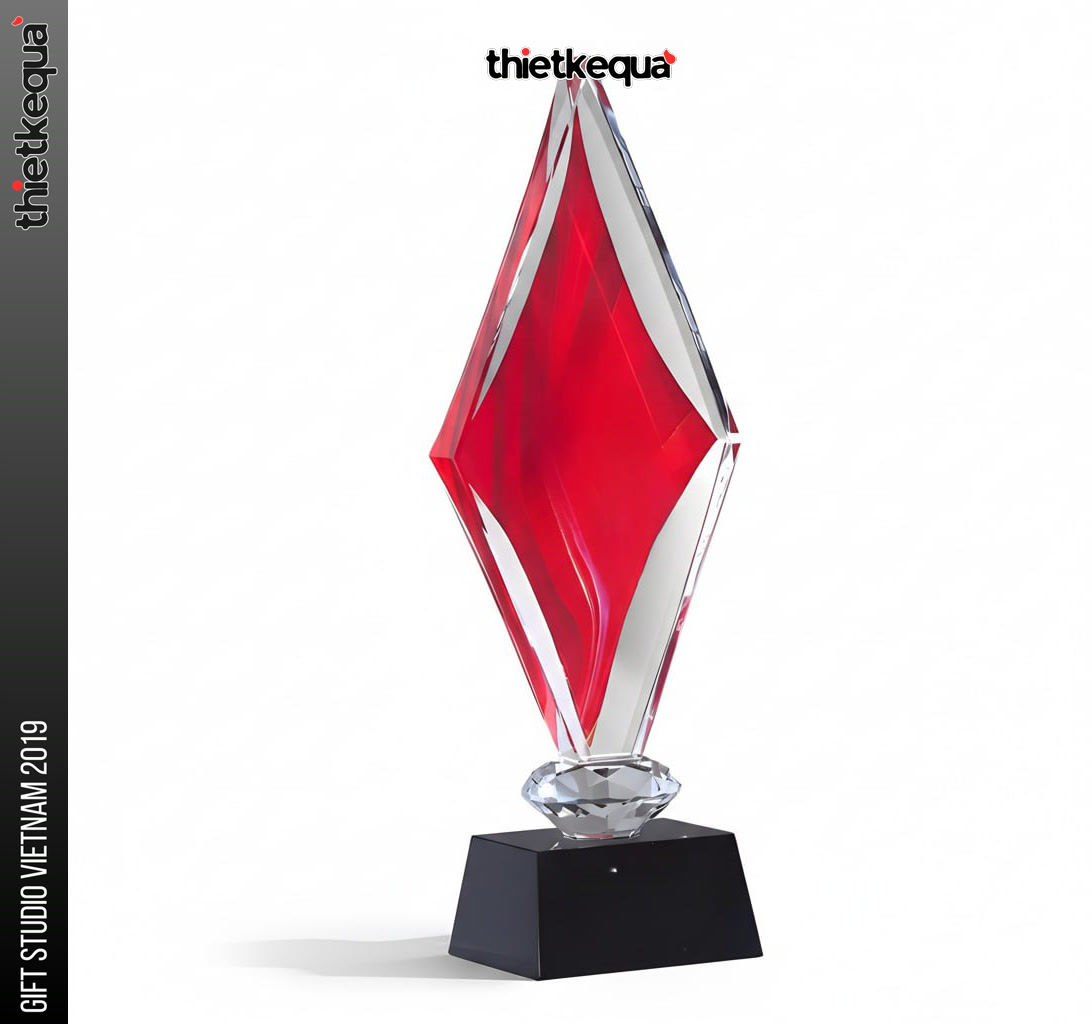 Cúp Pha Lê Hình Rô Đỏ Đế Đen