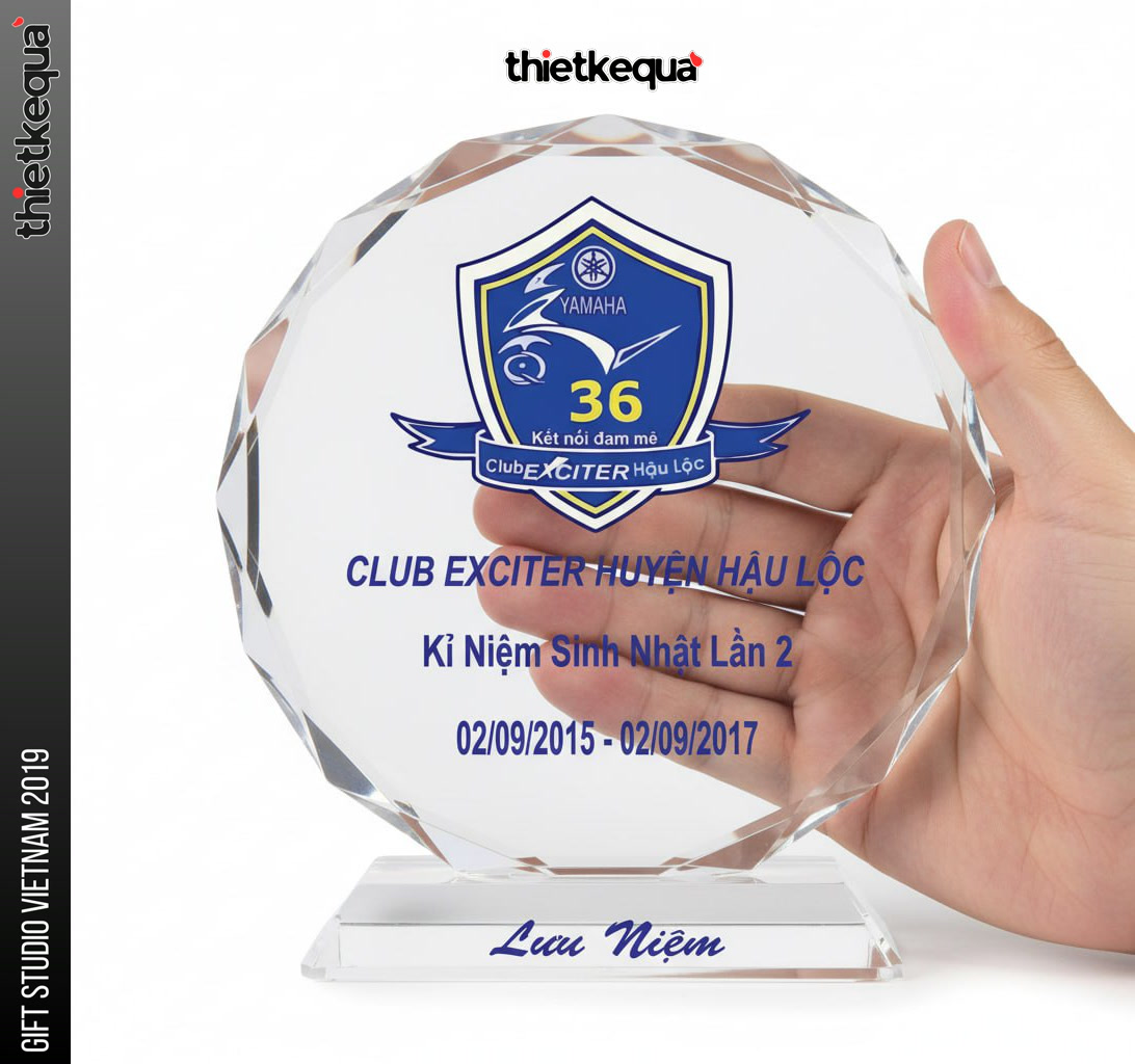 Kỷ niệm chương pha lê hình tròn vát cạnh in logo CLB Exciter kỷ niệm sinh nhật theo yêu cầu - Ảnh 3