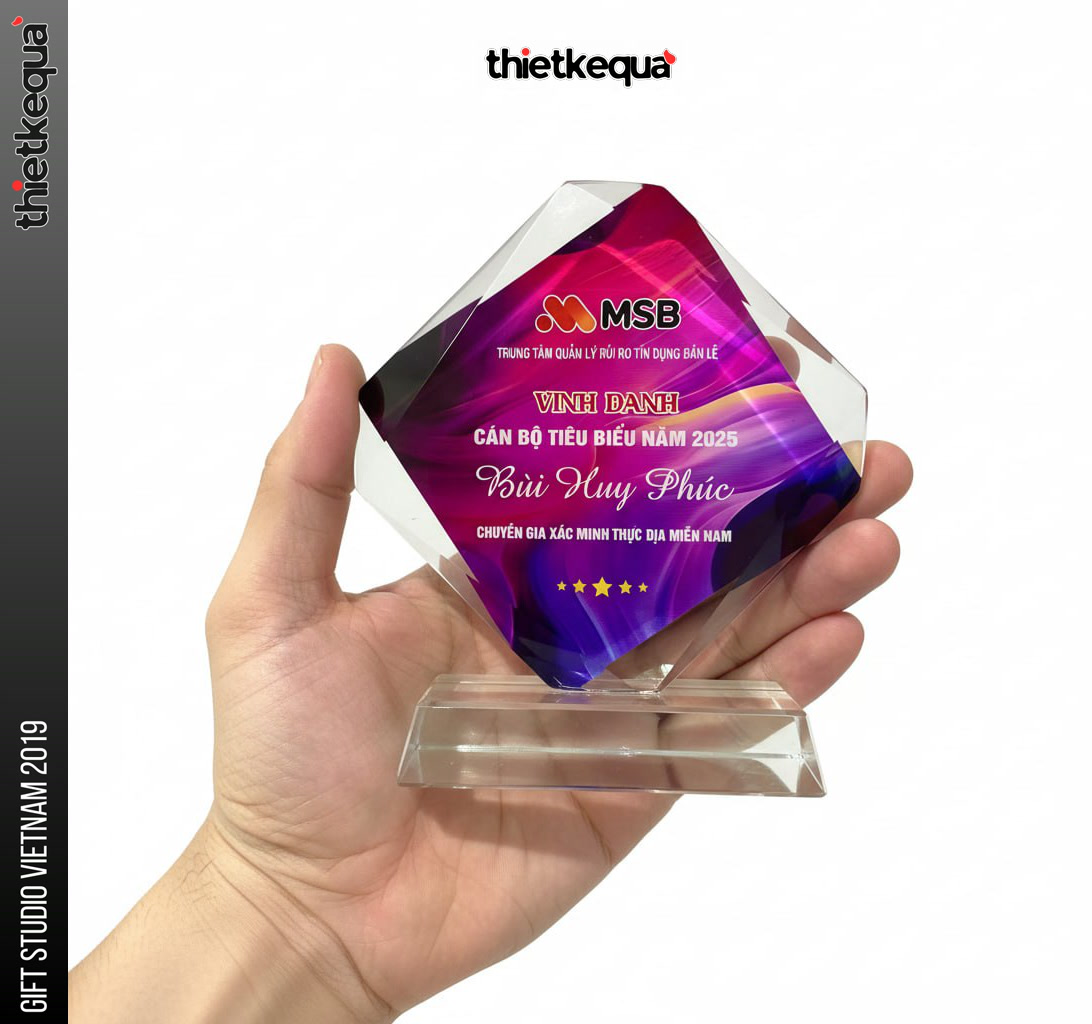 Kỷ niệm chương pha lê đa giác xoay nghiêng hiện đại ngân hàng MSB - Ảnh 3