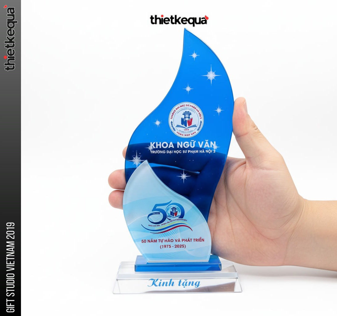 Cúp pha lê Khoa Ngữ Văn – Trường Đại học Sư phạm Hà Nội 2 kỷ niệm 50 năm phát triển - Ảnh 3