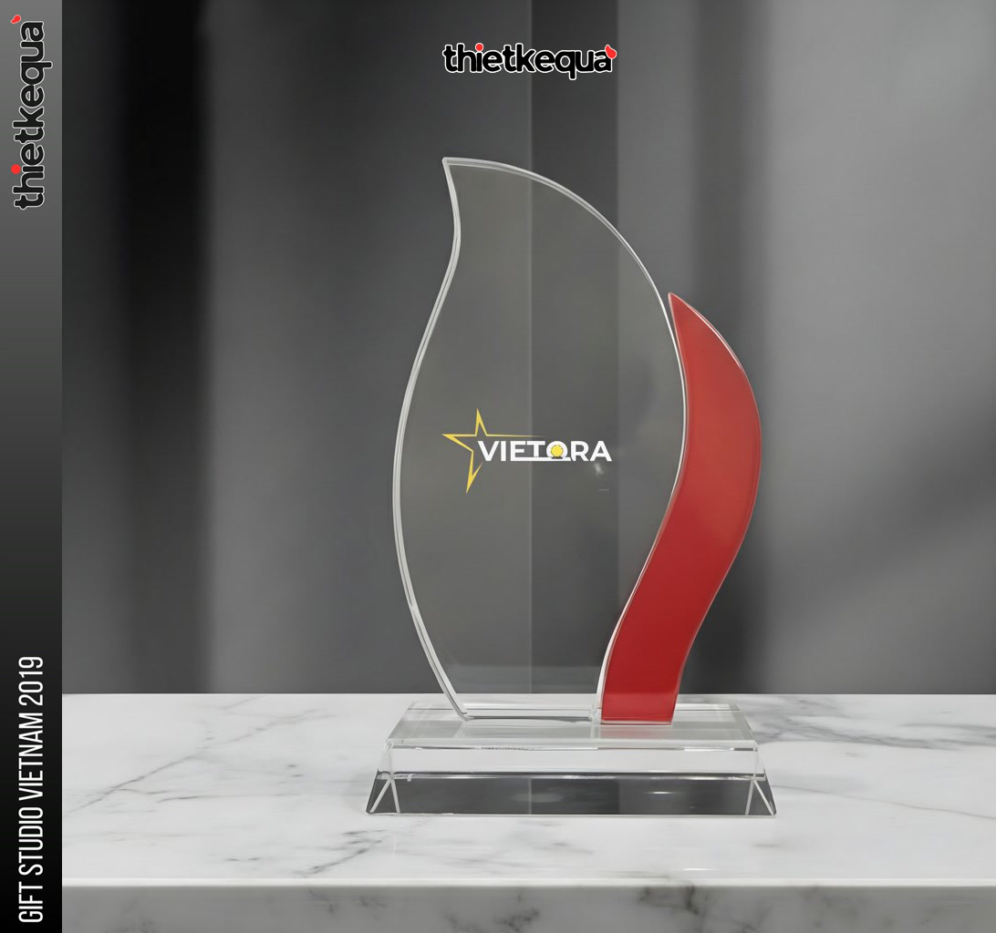 Cúp Pha Lê Vinh Danh công ty Vietora