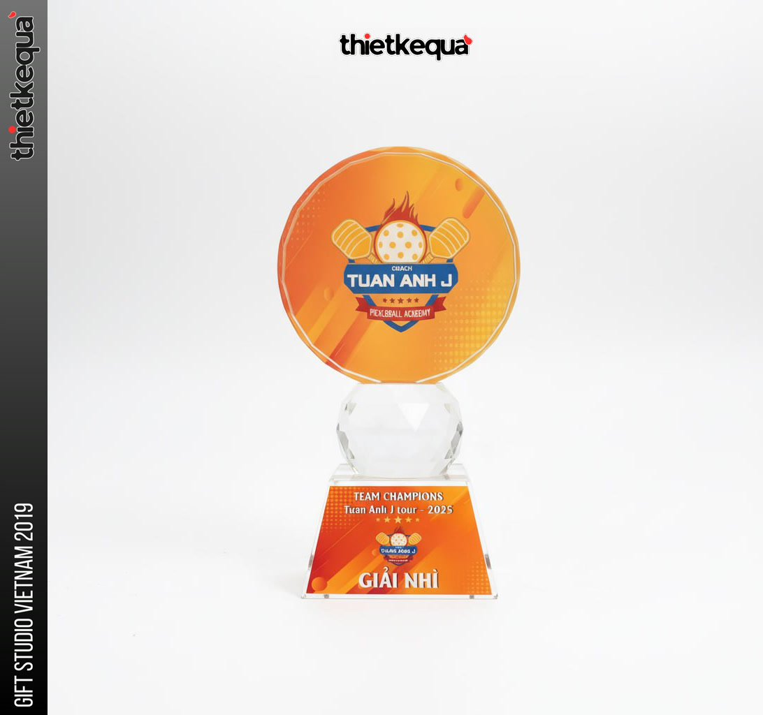 Cúp pha lê giải nhì Pickleball Tuấn Anh J Tour 2025