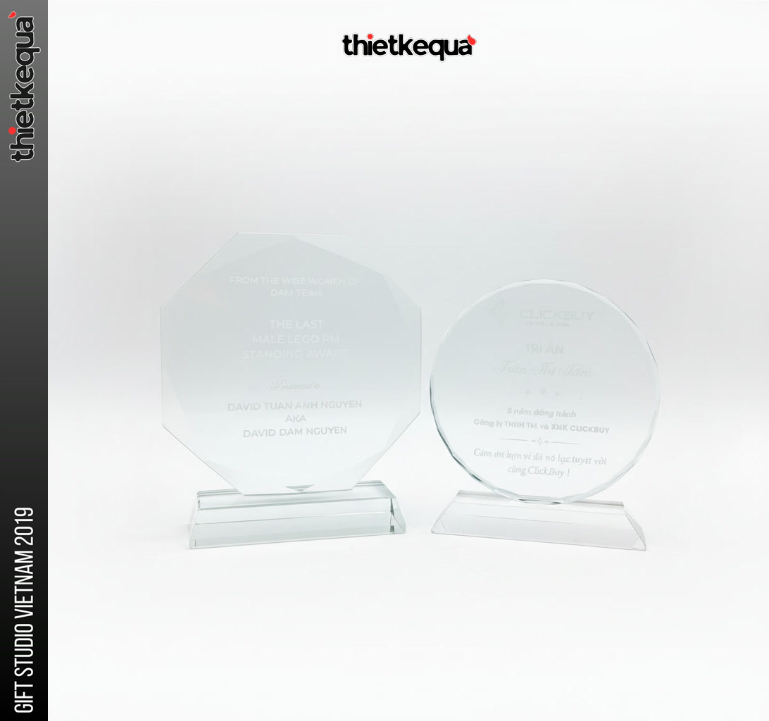 Cúp pha lê vinh danh tri ân nhân viên ClickBuy và DAM Team