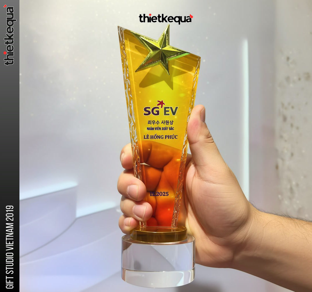 Cúp pha lê vinh danh Ngôi Sao Vàng màu hổ phách sang trọng cho SG EV - Ảnh 3
