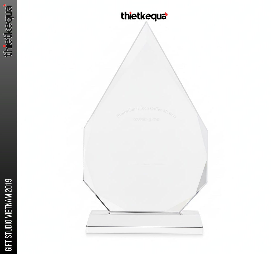 Cúp pha lê vinh danh thiết kế kim cương đa giác tối giản