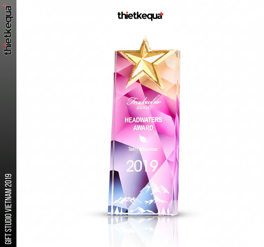 Cúp pha lê Headwaters Award 2019 thiết kế ngôi sao vàng phối màu nghệ thuật