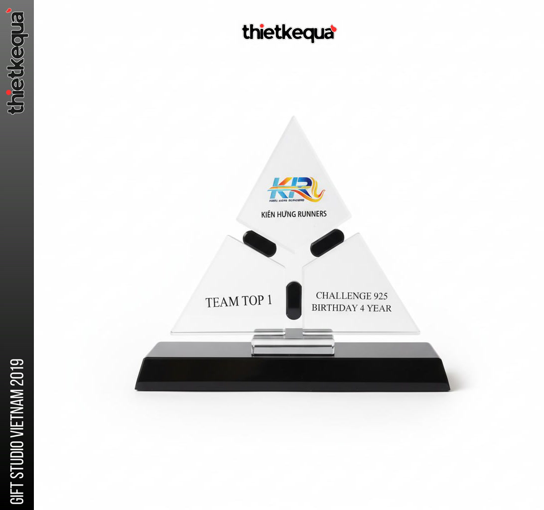 Cúp Vinh Danh Kiến Hưng Runner giải đồng đội