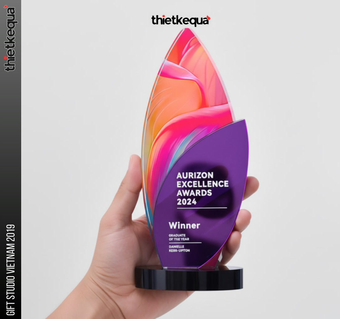 Cúp pha lê Green Home & Aurizon Awards thiết kế cánh lá đa lớp màu nghệ thuật - Ảnh 3