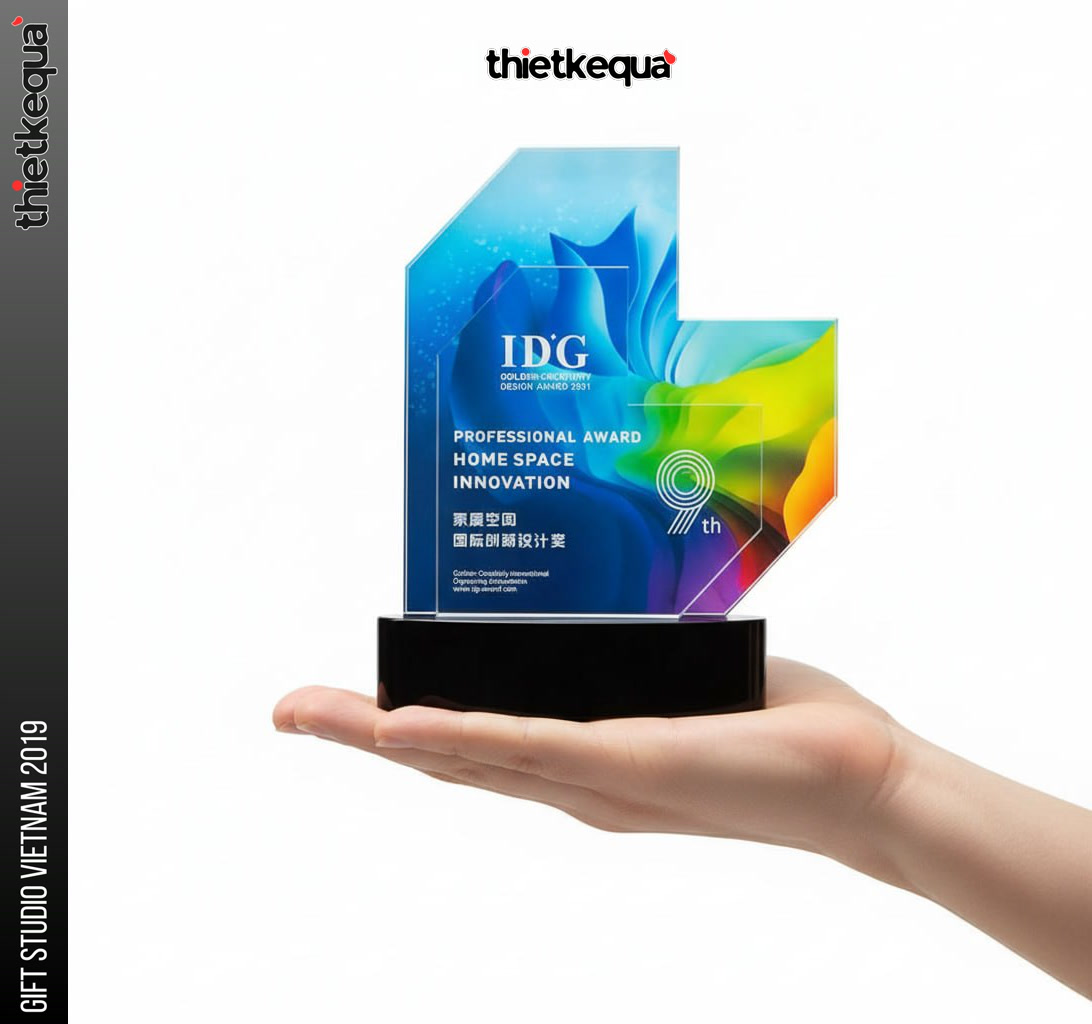 Cúp pha lê IDG Professional Award thiết kế đa giác màu sắc hiện đại - Ảnh 3