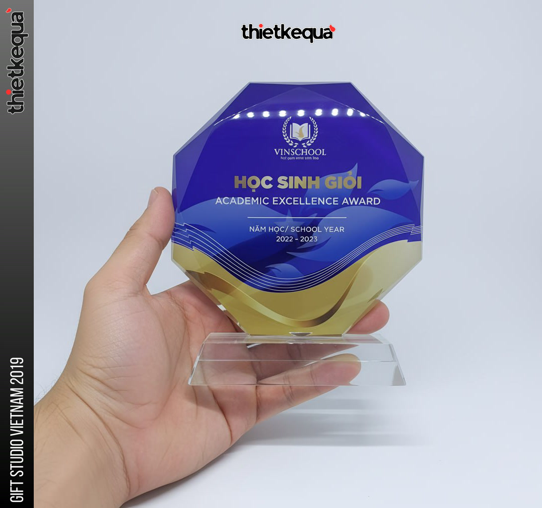 Kỷ niệm chương pha lê bát giác vinh danh học sinh giỏi thiết kế hiện đại in khắc theo yêu cầu - Ảnh 3