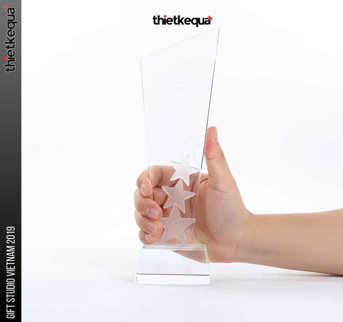 Kỷ niệm chương pha lê ngôi sao xếp tầng thiết kế hiện đại vinh danh thành tích khắc nội dung theo yêu cầu - Ảnh 3