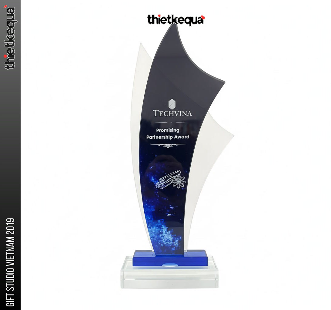 Cúp pha lê nghệ thuật phối màu xanh thiết kế uốn cong hiện đại vinh danh sang trọng khắc nội dung theo yêu cầu - Ảnh 2