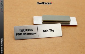 Bảng tên Inox cao cấp công ty Tourpik