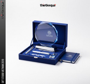 Cúp Pha Lê Bát Giác Đế Kim Loại Cao Cấp