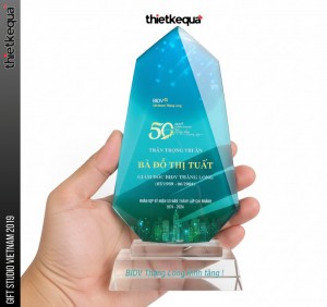 Cúp Pha Lê cao cấp Vinh Danh cán bộ BIDV