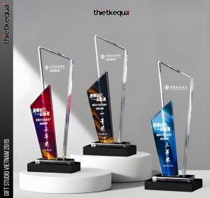 Cúp pha lê đa giác hai lớp phối màu đỏ – trong suốt hiện đại