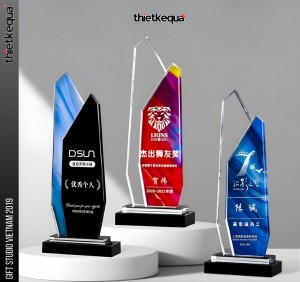 Cúp pha lê đa giác phối màu hiện đại nhiều phiên bản khác nhau theo yêu cầu