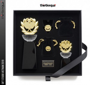 Cúp pha lê giành cho quán quân giải đấu Pickleball