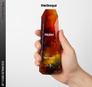 Cúp pha lê Haier vinh danh Best Service thiết kế đa giác màu nghệ thuật