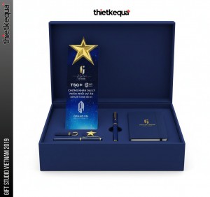 Cúp pha lê Kepler Tower vinh danh đại lý phân phối thiết kế sao vàng nền galaxy xanh