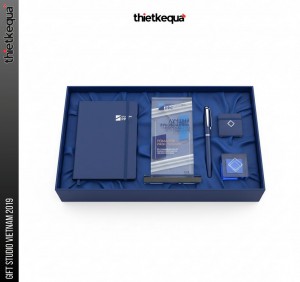 Cúp pha lê khối chữ nhật phối họa tiết xanh dương hiện đại vinh danh cá nhân