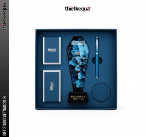 Cúp pha lê vinh danh cá nhân xuất sắc màu sắc huyền bí hiện đại