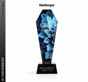 Cúp pha lê vinh danh cá nhân xuất sắc màu sắc huyền bí hiện đại