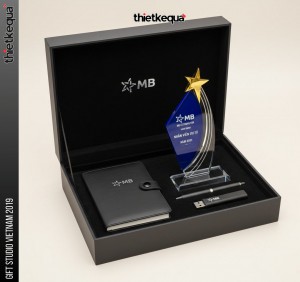 Cúp Pha Lê Vinh Danh công ty MB