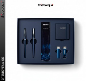 Cúp pha lê vinh danh HiKOKI - Unleash the Next phối màu Galaxy xanh đen cao cấp