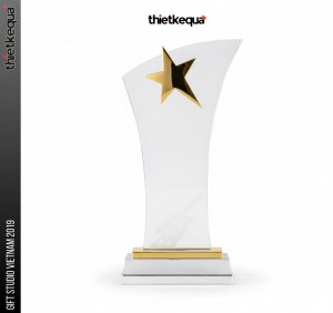 Cúp pha lê vinh danh Ngôi Sao Vàng gắn kim loại mạ vàng