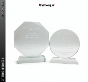 Cúp pha lê vinh danh tri ân nhân viên ClickBuy và DAM Team