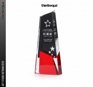 Cúp pha lê WINNING AWARD vát chéo phối màu đỏ đen nổi bật