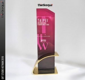 Cúp Vinh Danh International Fashion Week 2026