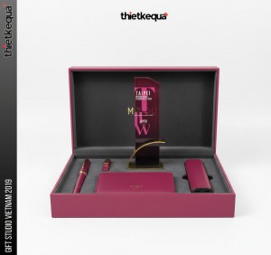 Cúp Vinh Danh International Fashion Week 2026