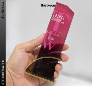 Cúp Vinh Danh International Fashion Week 2026