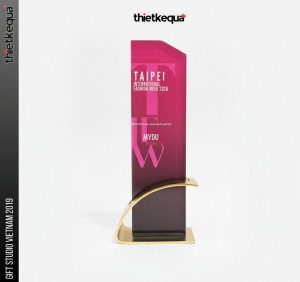 Cúp Vinh Danh International Fashion Week 2026