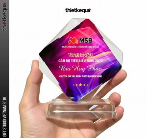 Cúp Vinh Danh Ngân Hàng MSB Cán Bộ Tiêu Biểu