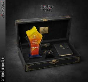 Thiết Kế Cúp Vinh Danh Đối Tác Phân Phối VHS Land